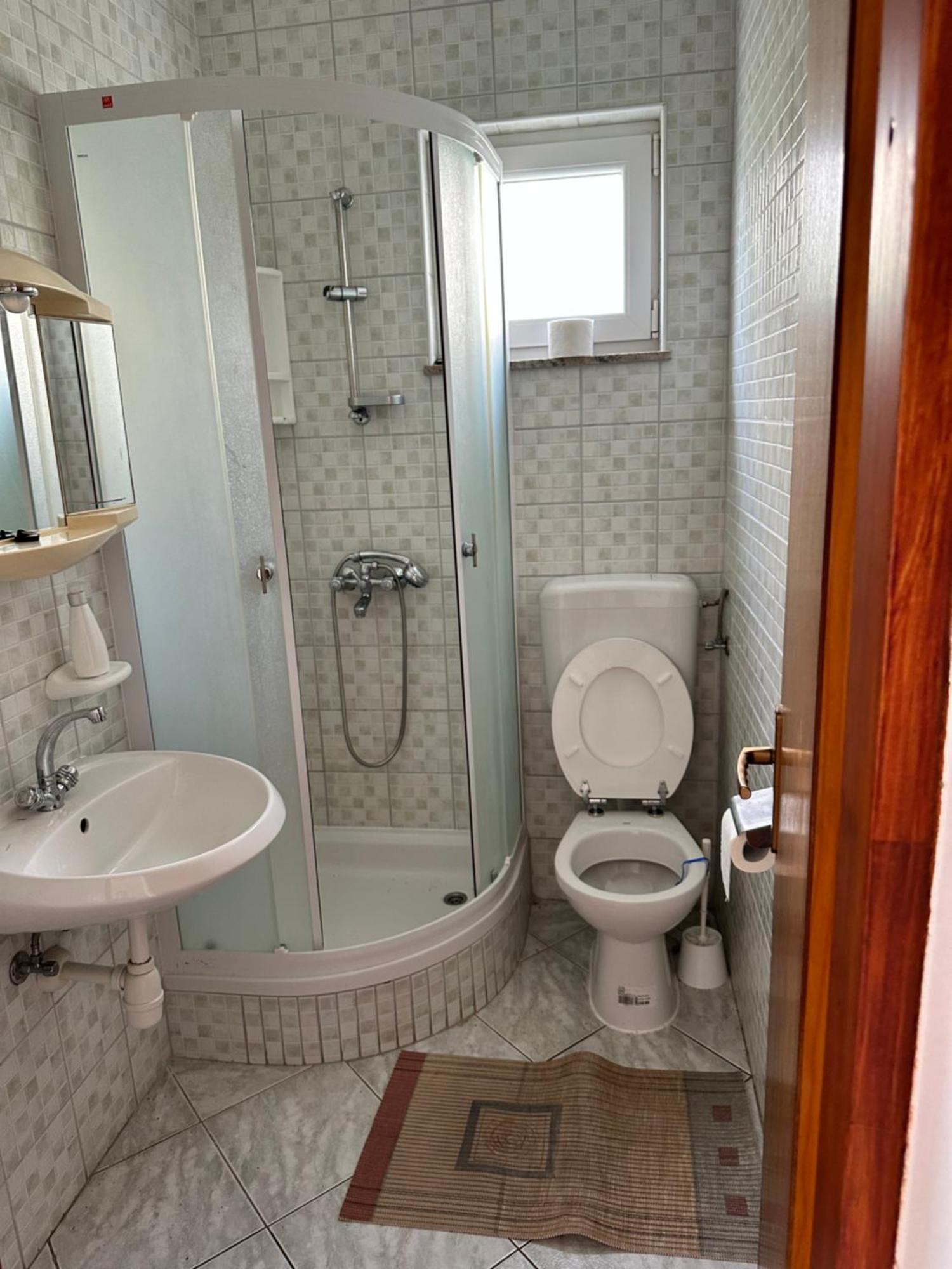 Kristina Apartma *