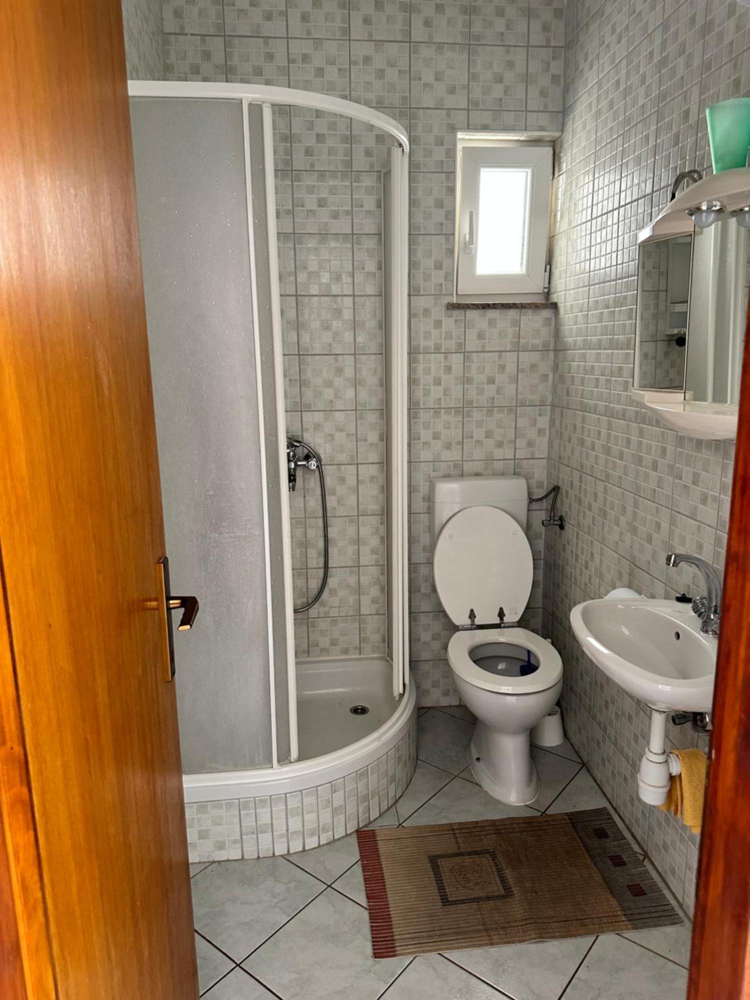 Kristina Apartma *